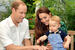 Принц Джордж с родителями Кейт Миддлтон и принцом Уильямом