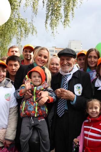 Анна Городжая и Николай Дроздов на субботнике