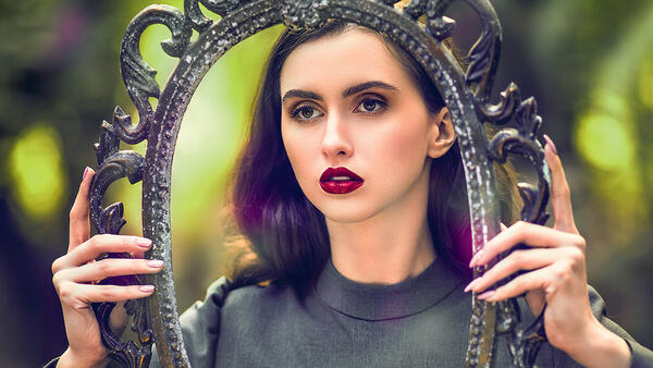 Виктория Райдос: Гадания с зеркалами могут навредить