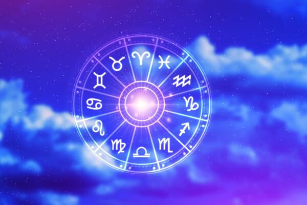 Астролог назвала два знака, которые получат бонусы от начальства под Новый год