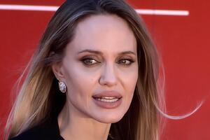Новый год — новые надежды: Анджелина Джоли готовится навсегда покинуть Голливуд