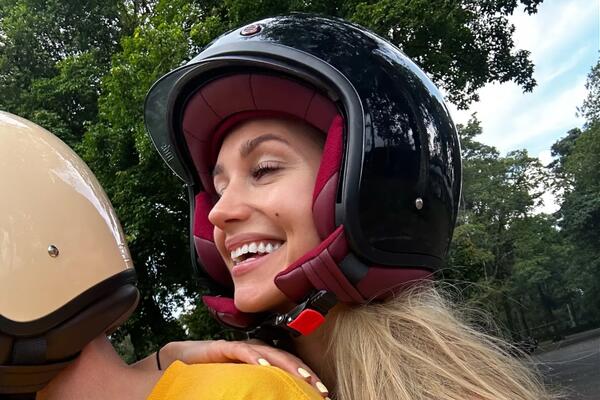 «Калейдоскоп мужчин при ребенке-подростке»: Асмус осудили за отдых с новым бойфрендом