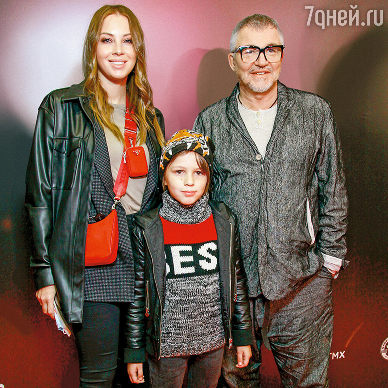 Дмитрий Дибров с супругой Полиной и сыном Александром