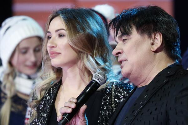 В Сети обсуждают таинственного жениха дочки Александра Серова