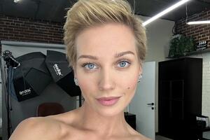 Пришлось втянуть живот: отдыхающая с мужчиной Асмус показала изменившуюся фигуру