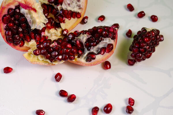 Где и как хранить гранаты, чтобы долго не портились — до двух месяцев