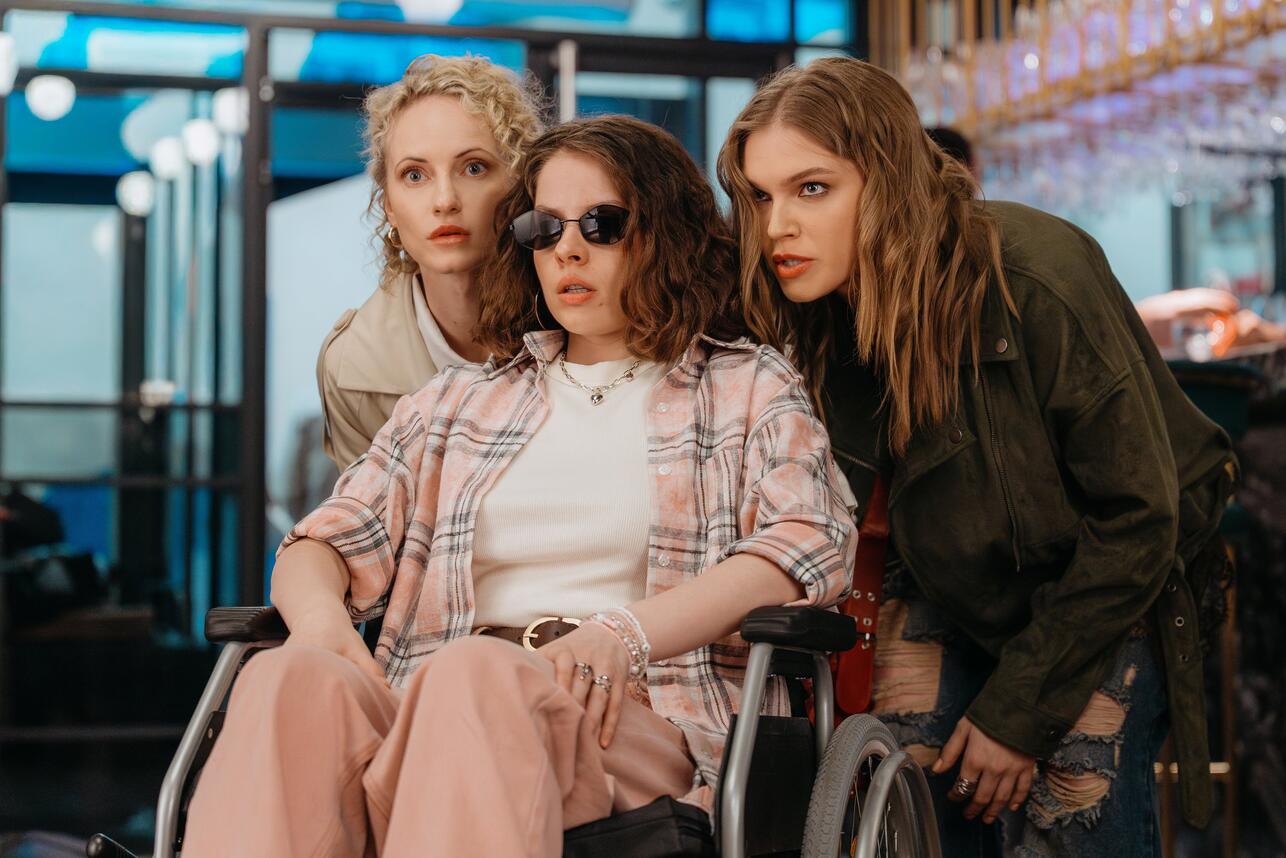 Фото со съемок сериала «Люби меня, люби»