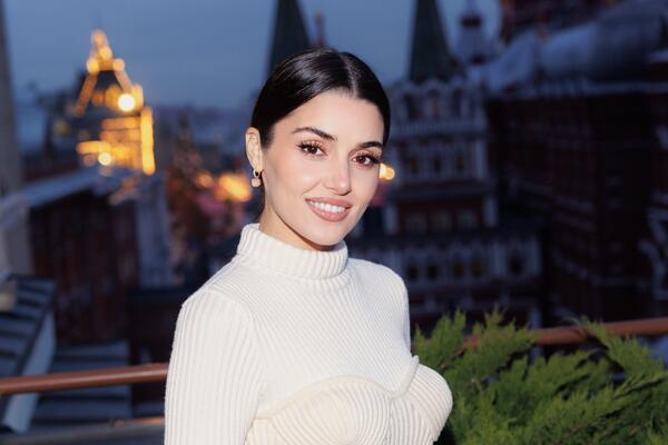 Турецкая звезда Ханде Эрчел — о главном чуде в своей жизни: «Родилась пять лет назад»