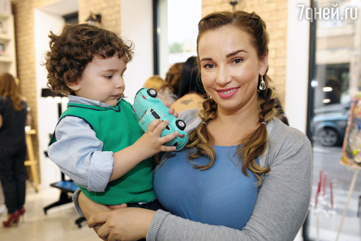 Жалаңаш Аура Дион