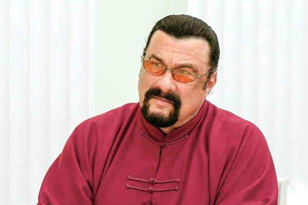 Сигал продает резиденцию на Рублевке