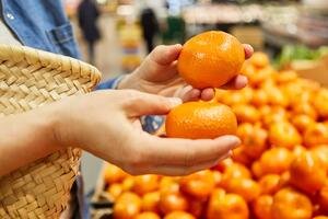 Диетолог: как выбрать лучшие мандарины к новогоднему столу