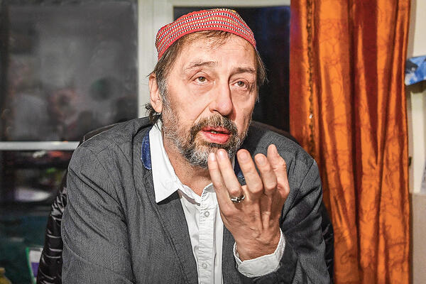 Николай Коляда: «Кино меня забавляет — столько народу вокруг без дела бегает»