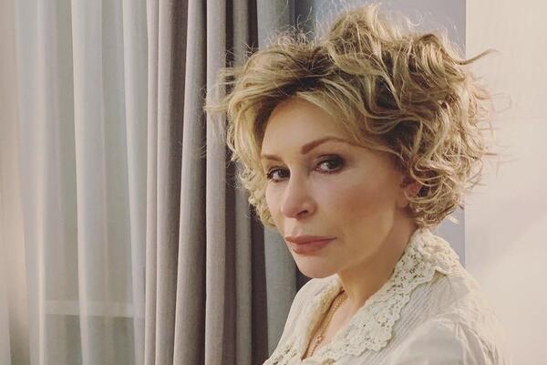 Без парика и макияжа: постаревшая Васильева потрясла публику своим видом