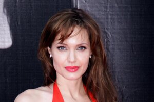 Коварный удар: Анджелина Джоли решила «добить» Брэда Питта