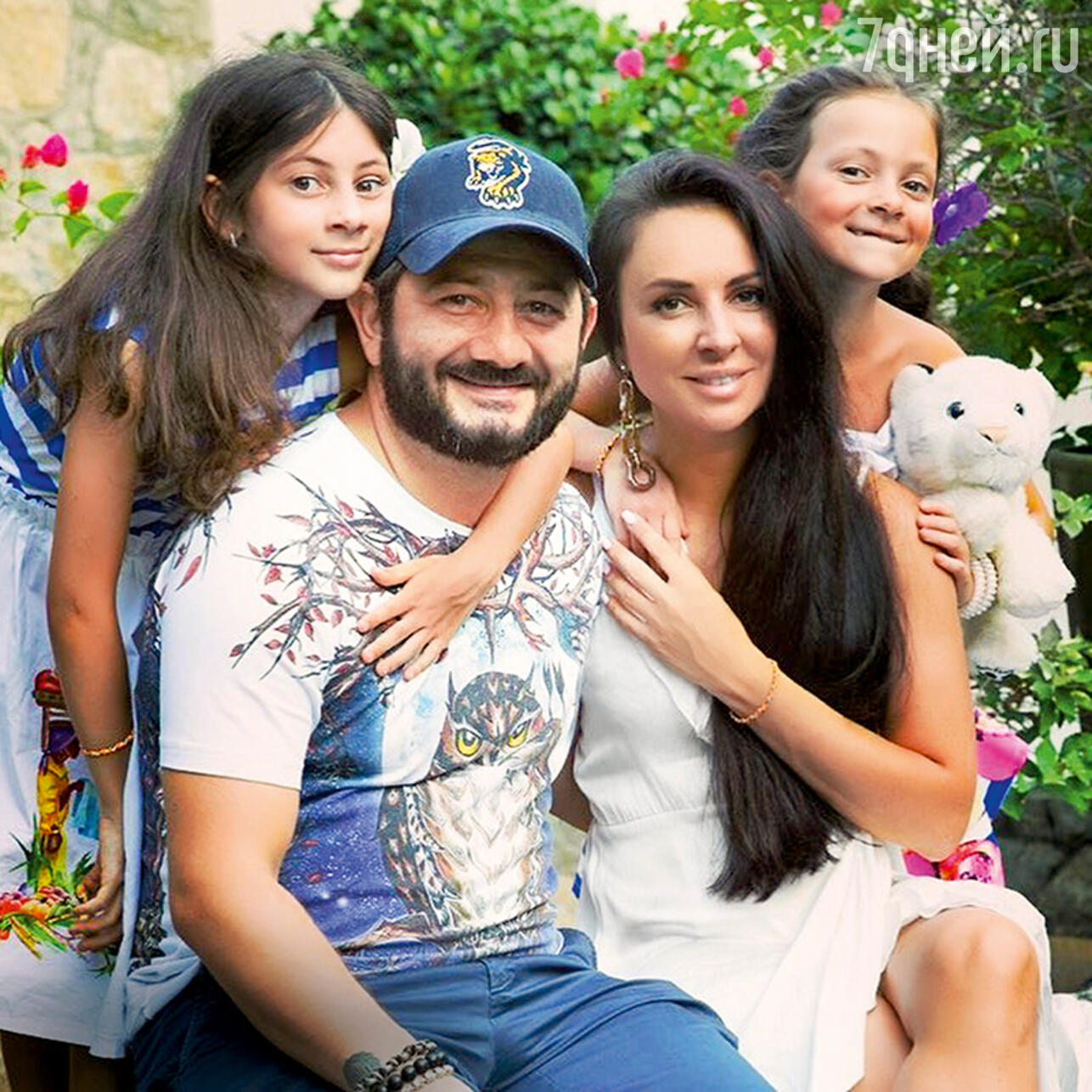 Миша Галустян семья