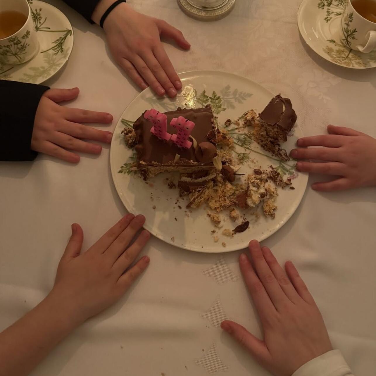 Манучаров поделился фото с подросшей дочкой от жены, сбежавшей в США