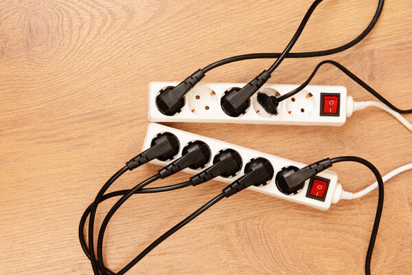 Как правильно почистить удлинитель от пыли и грязи — без этого нельзя