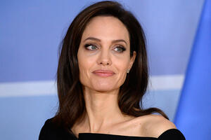 Анджелина Джоли закрутила новый роман!