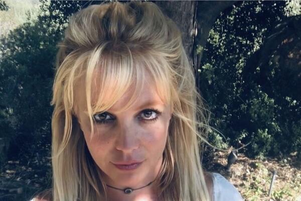 Фанаты Бритни Спирс с трудом узнали певицу  