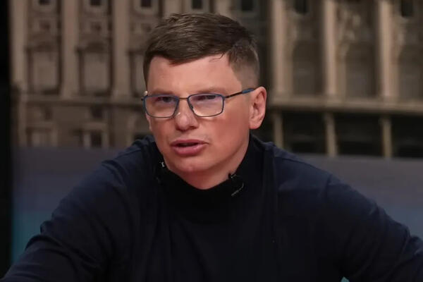 Аршавин появился на публике с матерью его младшей дочки — изящна и скромна