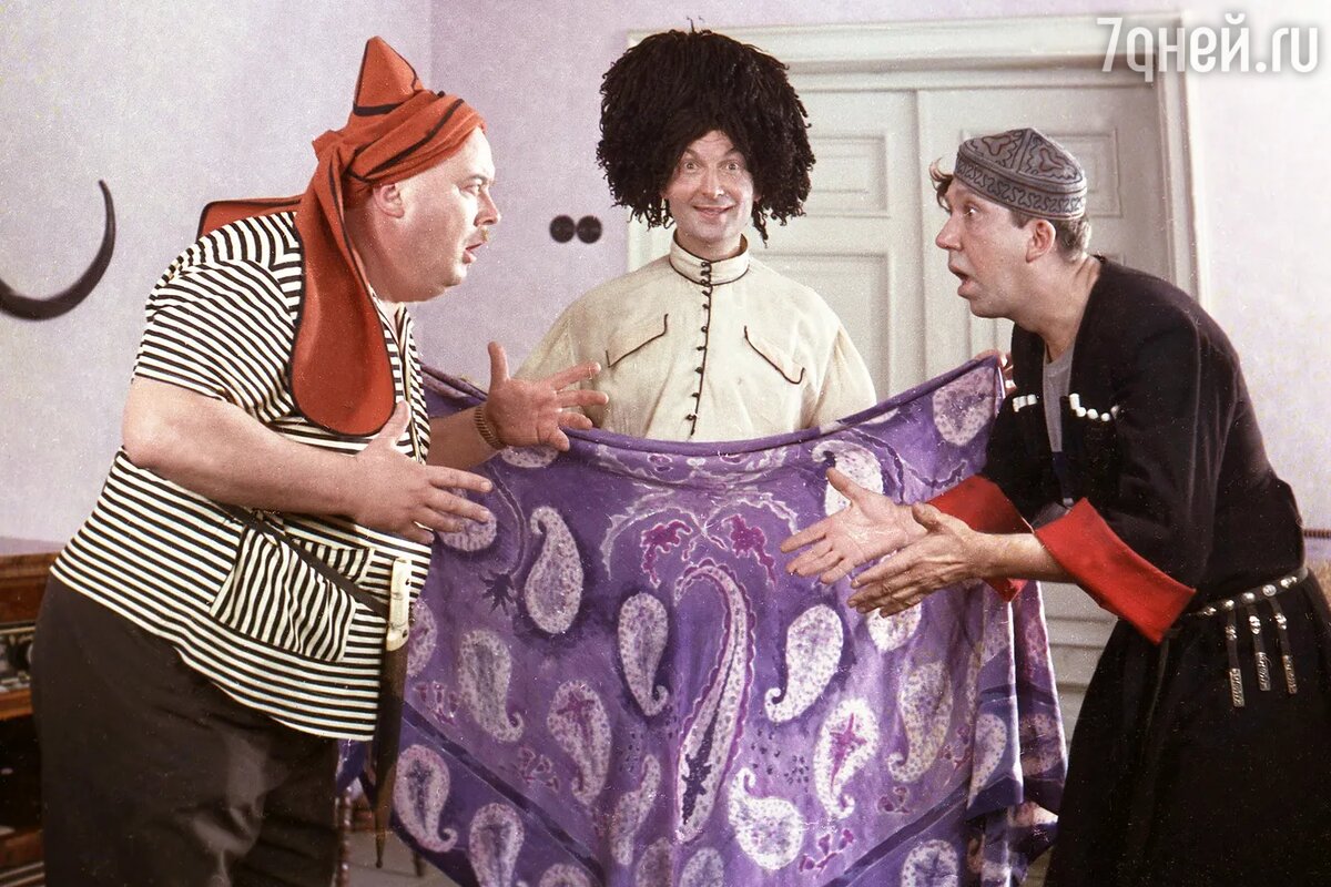 Жетілген ана порно онлайн көру Ол үйге кетіп бара жатып, есінен танып қалды.