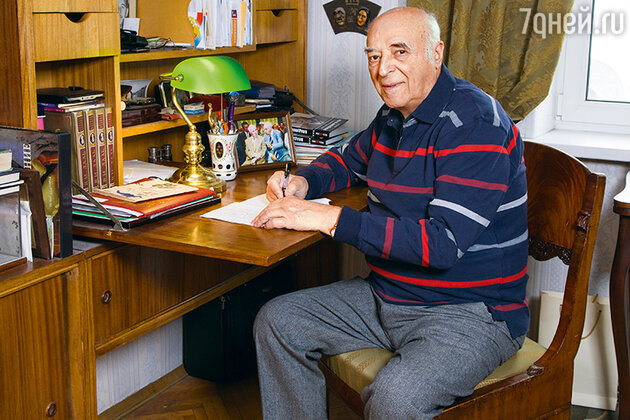 Владимир Этуш