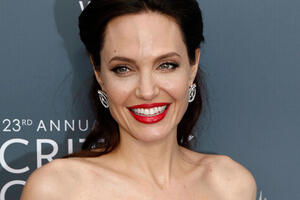 Анджелина Джоли и Брэд Питт наконец-то «поделили» своих детей