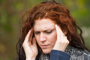 Раскалывается голова: почему вместе с непогодой боль приходит чаще
