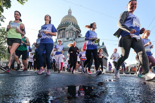 Забег на ПМЭФ-2023: разминка со звездами и экскурсионный формат