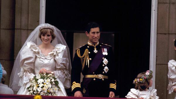 Слишком поздно: о чем написал принц Чарльз Диане Спенсер в секретной записке накануне венчания