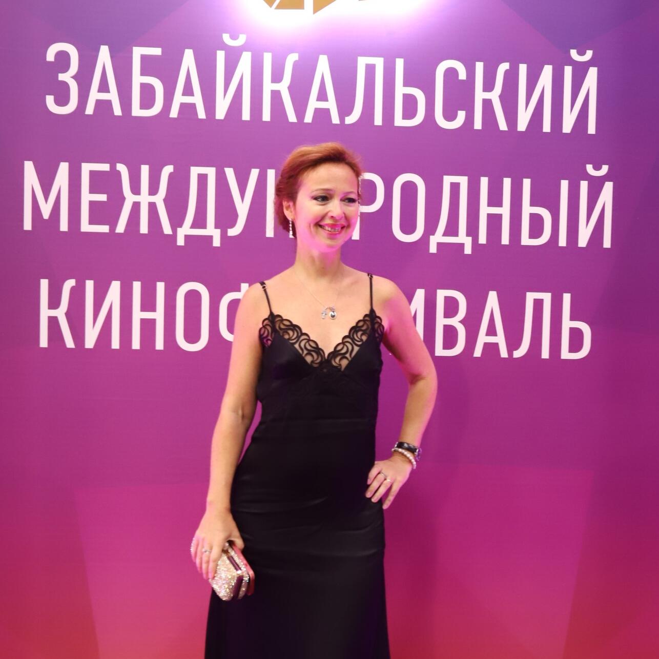 Елена Захарова