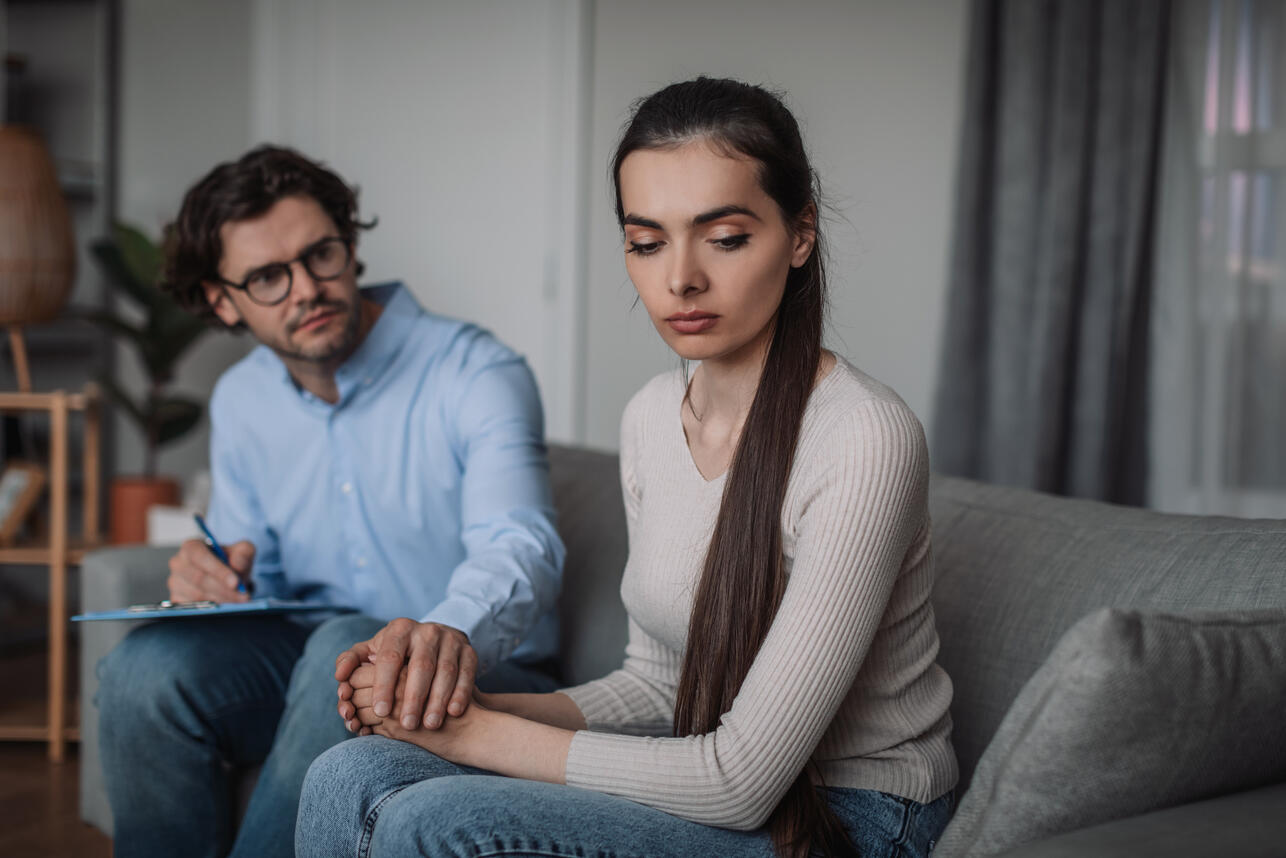 как выписать бывшего мужа из квартиры, выписать бывшего мужа из квартиры, выписать из квартиры через суд, выписка бывшего супруга, выселение бывшего мужа, права собственности после развода, как снять с регистрационного учета, регистрация после развода, бывший муж не хочет выписываться, юридические советы по недвижимости, снять с прописки бывшего мужа