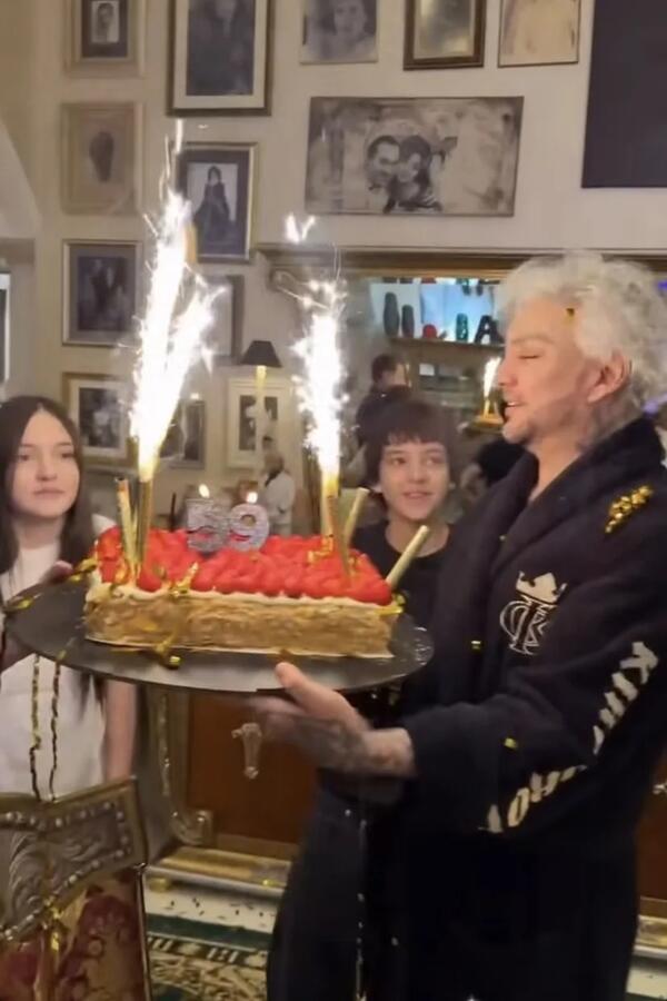 Филипп Киркоров с детьми