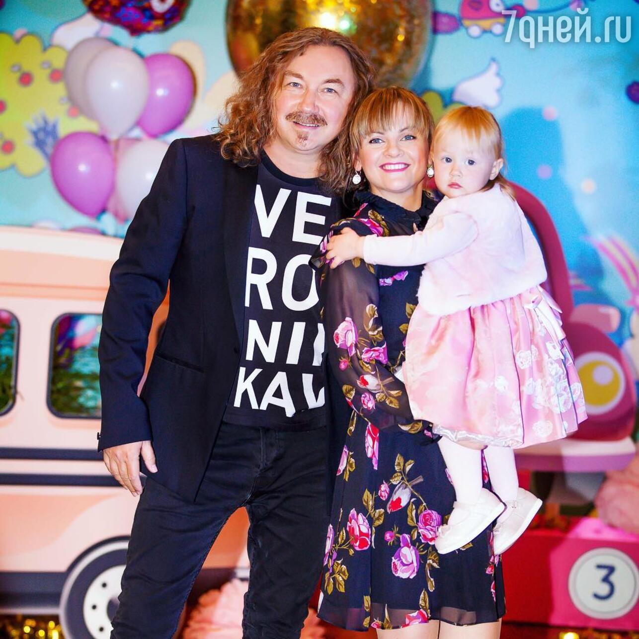 Фото юлии проскуряковой с семьей