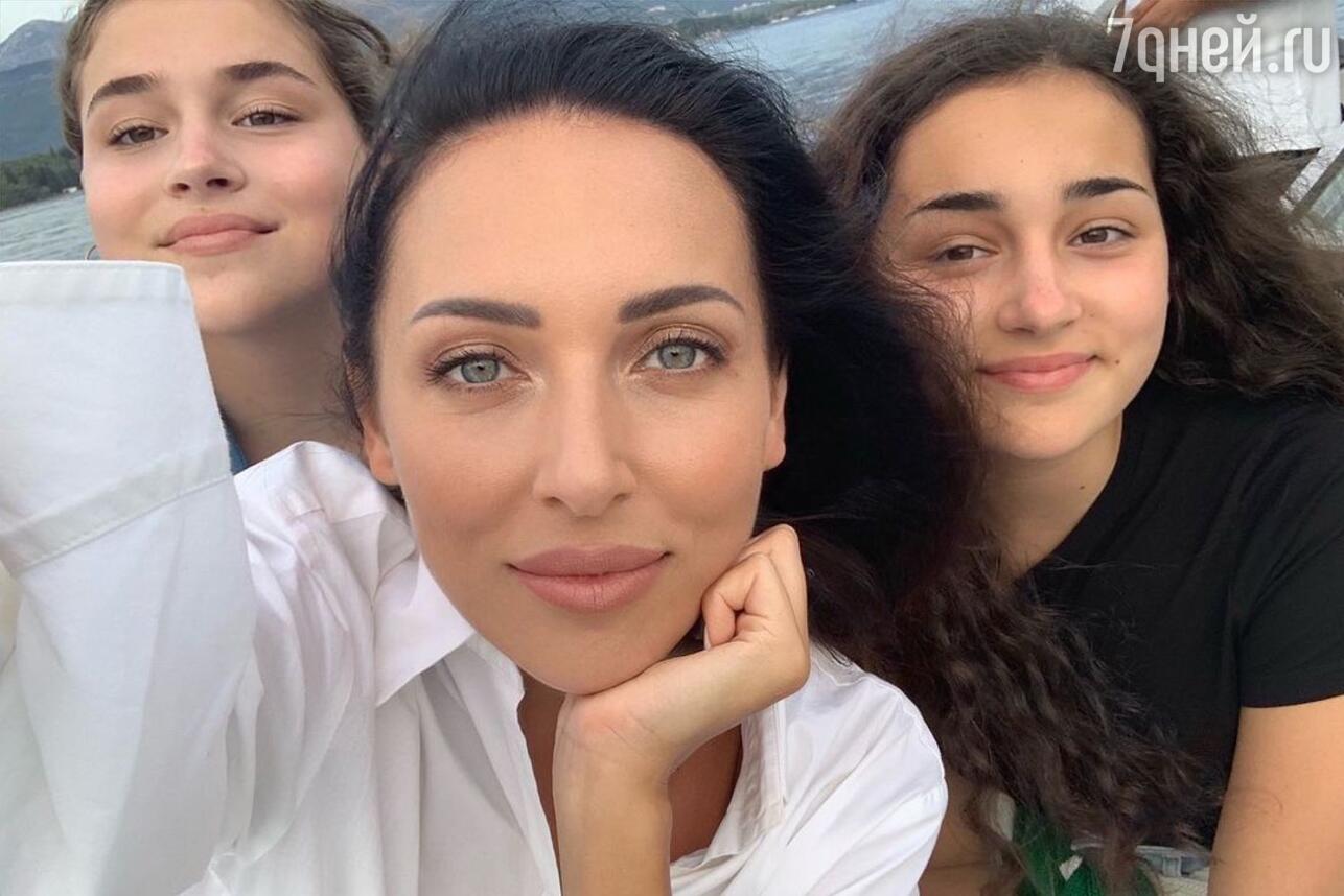Алсу с дочками Микеллой и Сафиной
