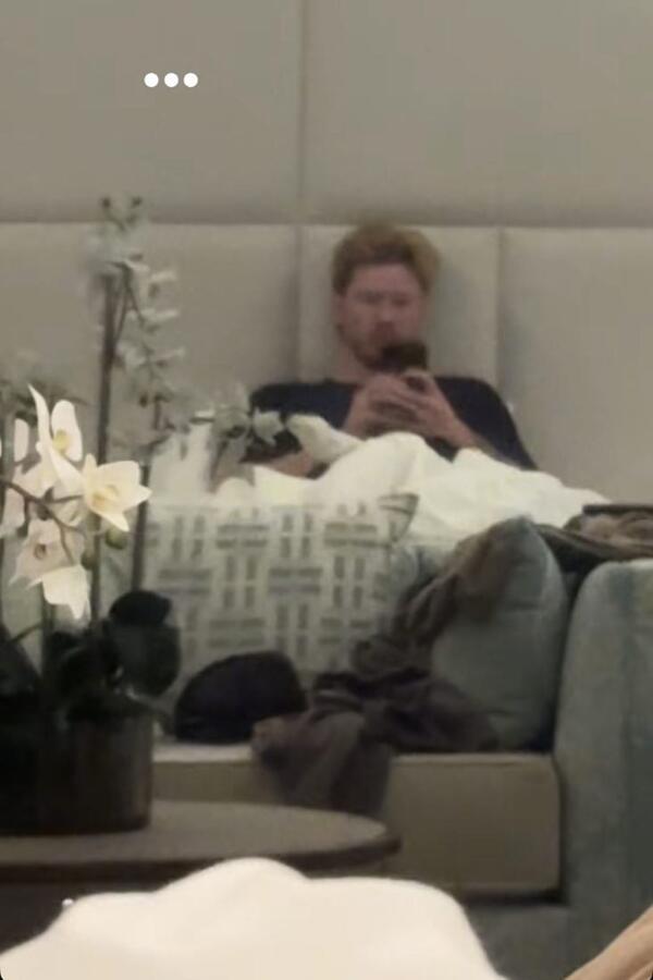 Уже живут вместе: новый роман разведенного Никиты Преснякова обсуждают в Сети