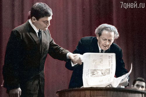 «Бывало, какой-то человек, услышав его предсказание, даже и не понимал, что вообще имеется в виду. Но разъяснять что-либо Вольф Григорьевич не желал»