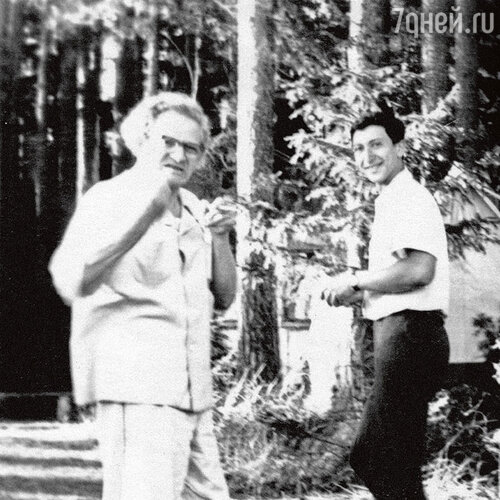 Вольф Мессинг на  Волге с Александром Лунгиным. 1967 г.