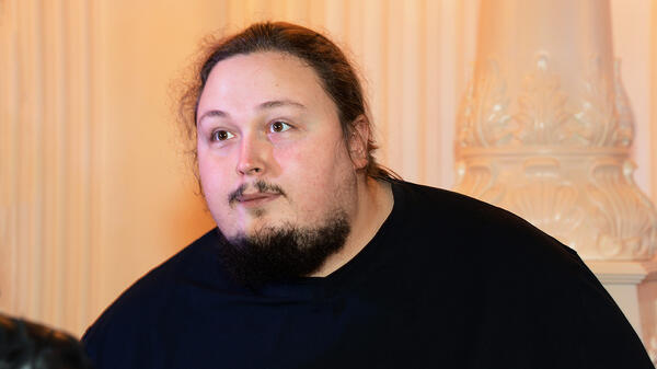 Новое лицо и тело: как сейчас выглядит весивший 300 кг сын Никаса Сафронова
