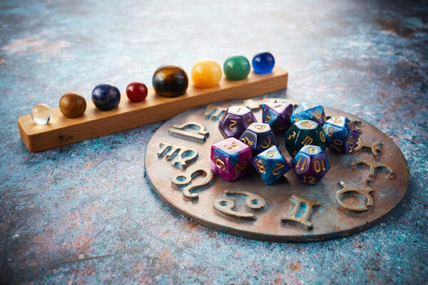 Древние руны предсказали, какие знаки зодиака скоро не узнают свою жизнь — время триумфа