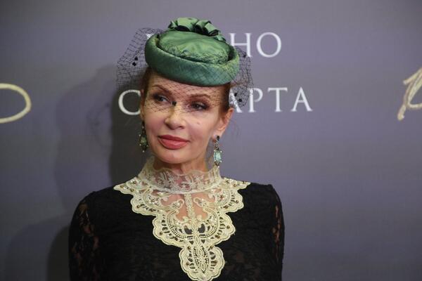 Эвелина Бледанс отреагировала на новость о долгах за коммуналку