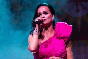 Нервный срыв и уход со сцены: что случилось с певицей Славой