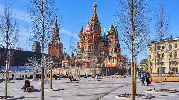 Весна внезапно нагрянула в Москву — как долго продержится тепло и что будет с сугробами