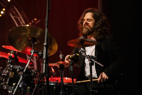 Весенний Калейдоскоп Музыки: от Рок-Экспериментов до Симфонических Шедевров