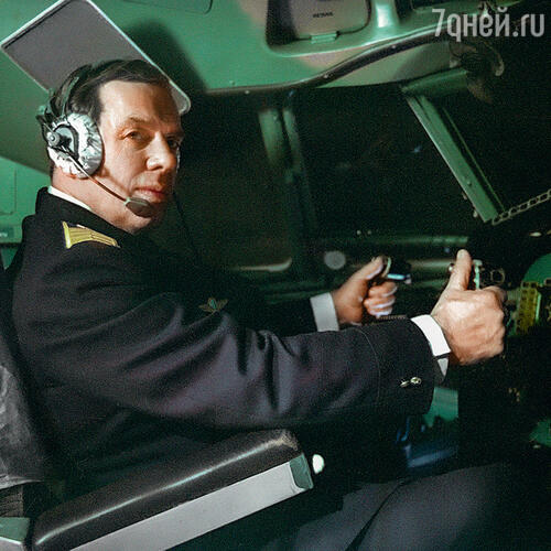 «Надо сказать, водить отец мог все, даже вертолет!» Георгий Жженов в фильме «Экипаж», 1979 год