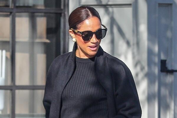 «Просто цирк какой-то!» Поведение Меган Маркл и Гарри насмешило жителей Нью-Йорка  