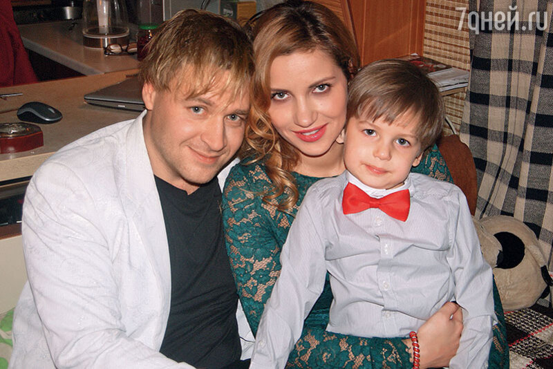 Юлия михальчик с сыном фото