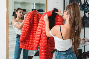 Такие куртки не греют: как выбрать правильный пуховик, чтобы не замерзнуть зимой