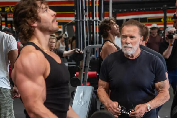 Заставил отца им гордиться: незаконнорожденный сын Шварценеггера стал чемпионом  