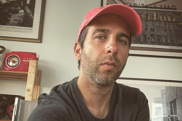 «Папа с принцессой»: Ургант растрогал снимком с младшей дочкой